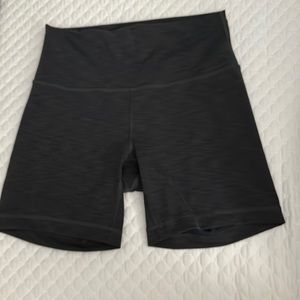 Lululemon Wunder Train High-Rise Short 6"- Like New!!!!